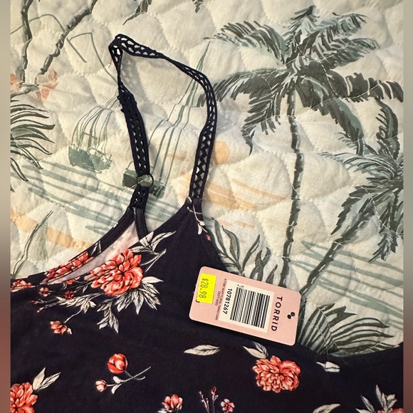 Torrid Cami NWT 🐟 - Picture 2 of 3